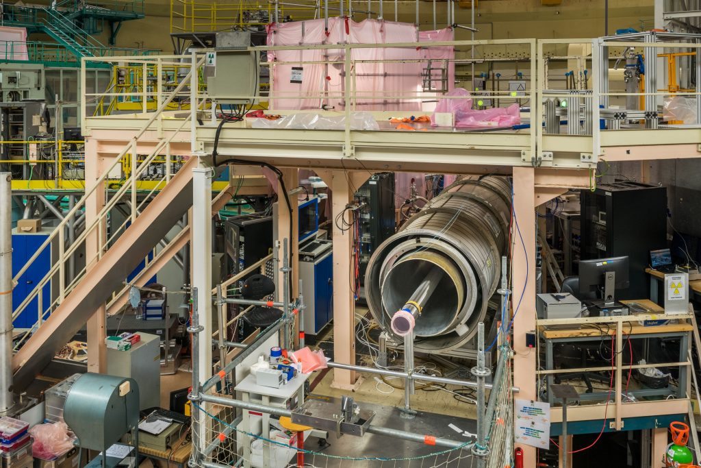 Mirror neutrons